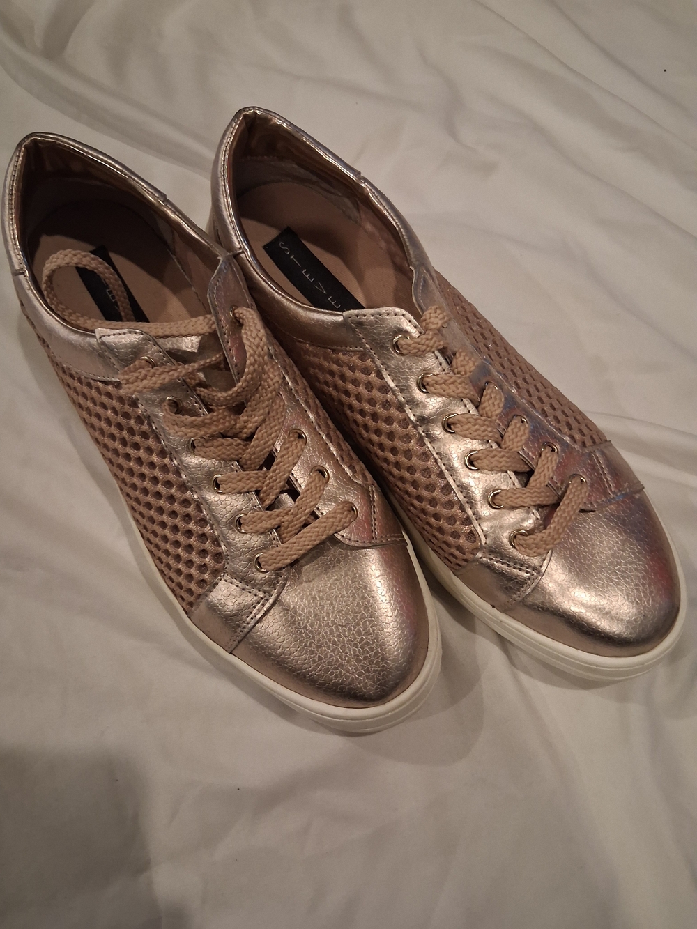 Steve Madden Metallic Rose Gold Lace-Up Sneakers